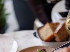 Italiaans eten – waarom het meer is dan alleen pasta en pizza cooked food on brown plate